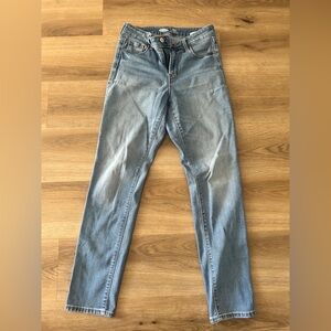 Old Navy Woman’s Power Slim Straight Jeans – Size 4, Light Wash- Like New
